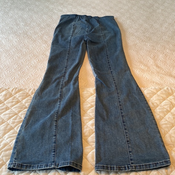 Free People Medium Wash Flared Jeans with mid-leg seam - Picture 3 of 4